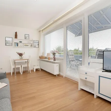 Apartment Strandhotel Kleine Krabbe *